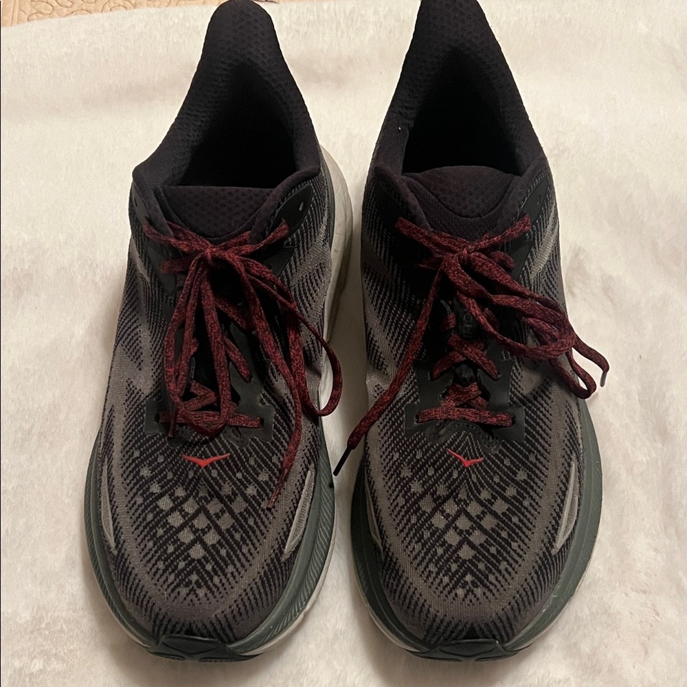 Hoka Clifton 9